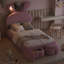 Lit plateforme simple tapissier avec oreilles dessinées et tête de lit rose clair