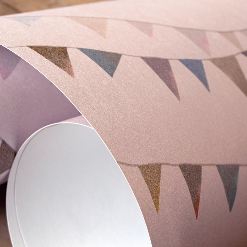 Great Kids Smooth Glitter Garland 33' L x 21" W Wallpaper Roll, Rose