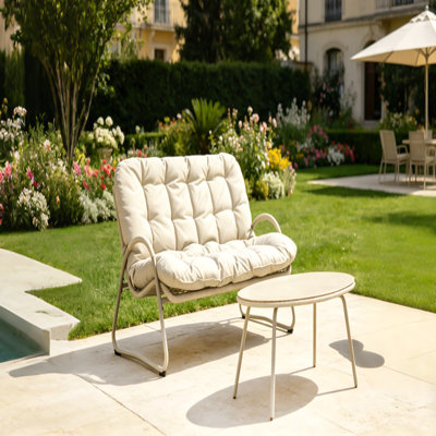 Ensemble de causeuse et de table basse d'extérieur moderne, ensemble de conversation de patio toutes saisons avec coussins épais, meubles bistro 2 pièces pour la cour, le balcon, le jardin, blanc cassé