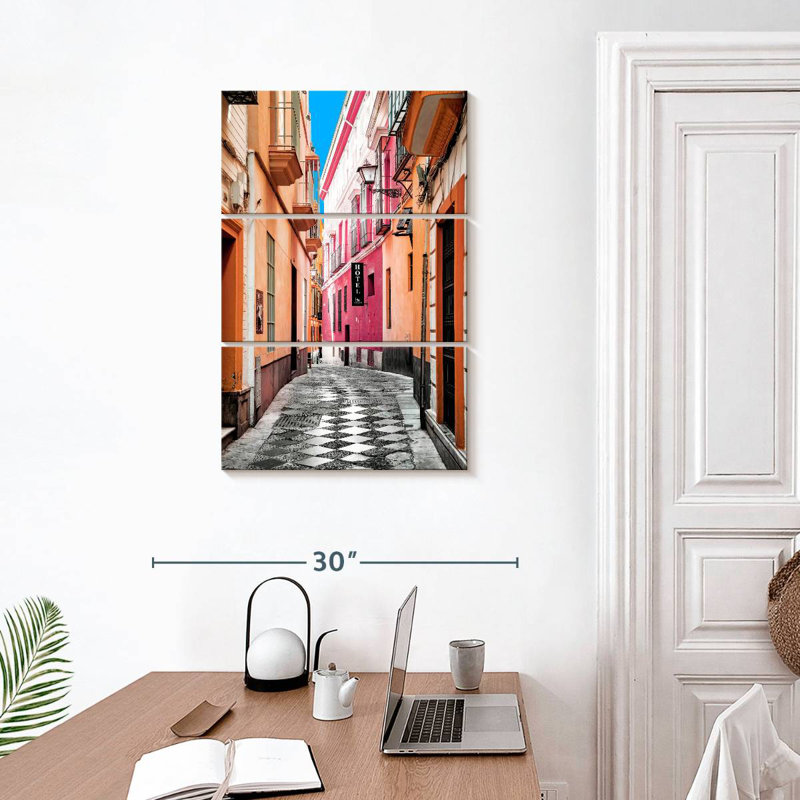Rue piétonne colorée Sirci à Séville I, H 32 po x l 20 po