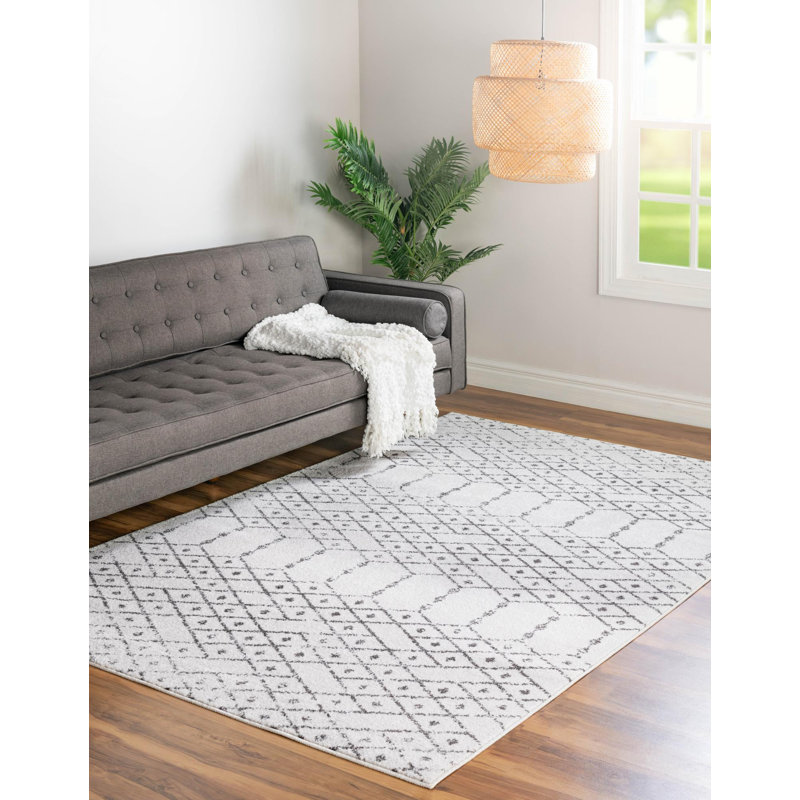 Isaiu Geometric Indoor Rug, Rectangle 7'10" x 10'
