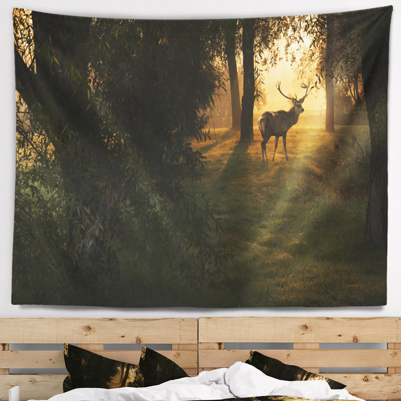 Tapisserie de noël en polyester dans une forêt profonde avec accessoires suspendus inclus, H 68 po x l 80 po