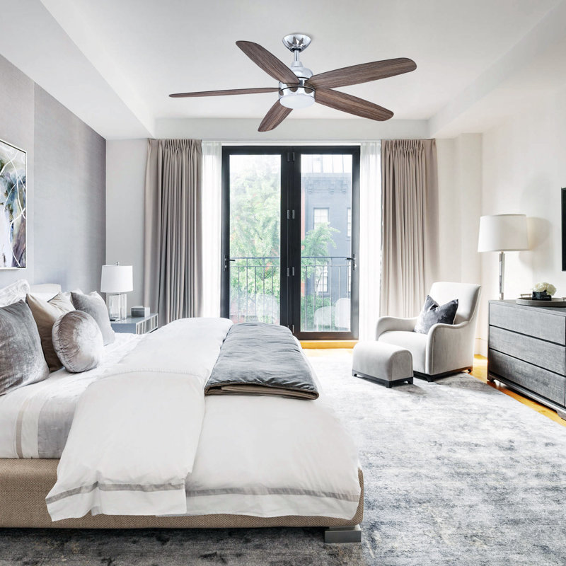 Ventilateur de plafond à hélice de 52 po avec lumières DEL et télécommande Wallford