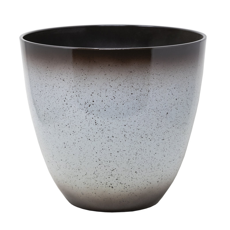 Commins Pot Planter, 18" H x 18" W x 18" D