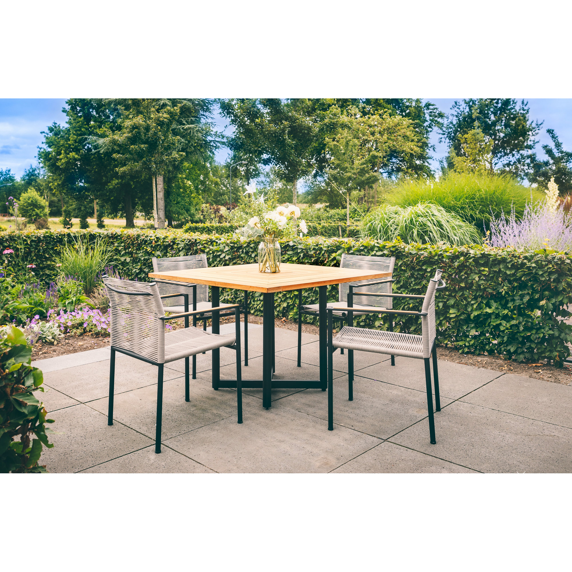 Woodbridge Square 4 - Person Outdoor Dining Set, Gray