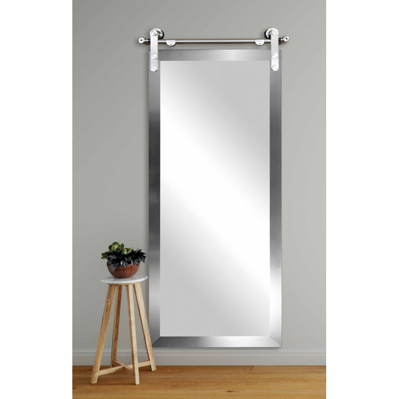 Miroir d'appoint / porte de grange en acier Rayne, 70,5 po x 31,5 po