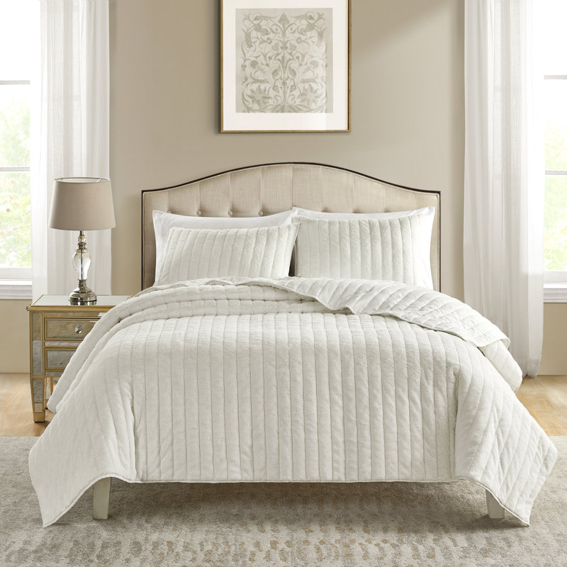 Ensemble de courtepointe géométrique en fausse fourrure, Double/Grand et 2 taies décoratives standard, « Sour Cream »