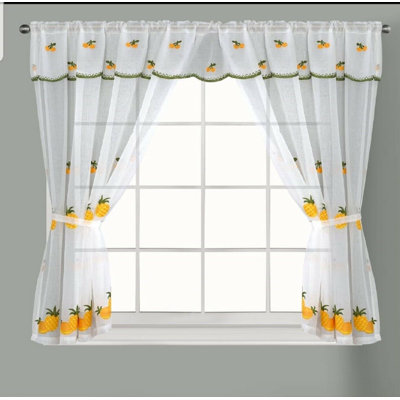 Traci Scalloped Kitchen Curtain
