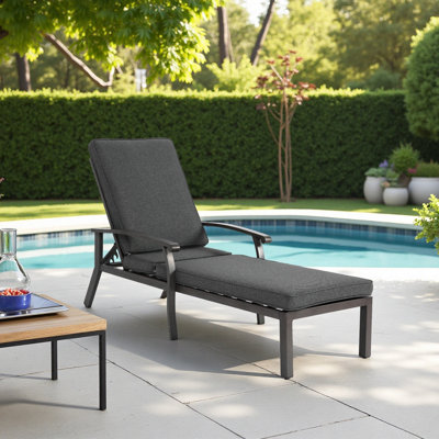 Méridienne en aluminium coulé, design moderne