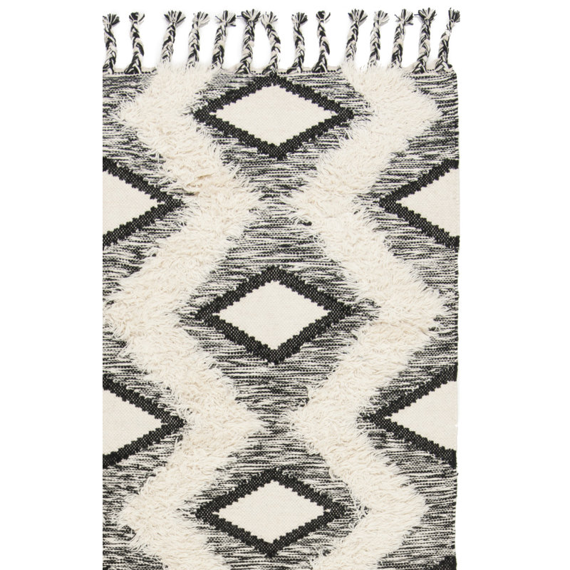 Tapis géométrique beige / noir en laine / coton noué à la main Alimatou, Rectangle de 5 pi x 8 pi