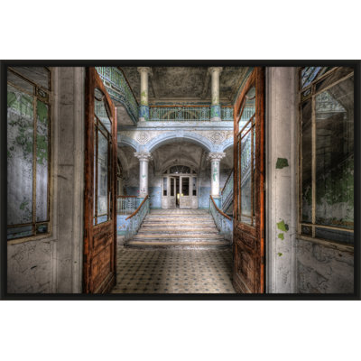 «Family Compound», impression encadrée sur verre