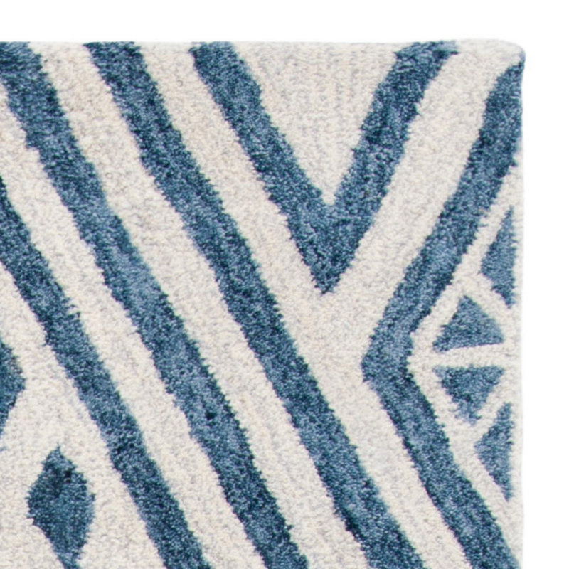 Roswell Hand Tufted Wool/Cotton Southwestern Rug in Ivory/Navy, Rectangle 2'6" x 4'