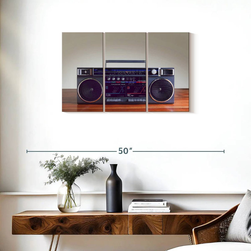 Boombox emblématique, H 20 po x l 33 po