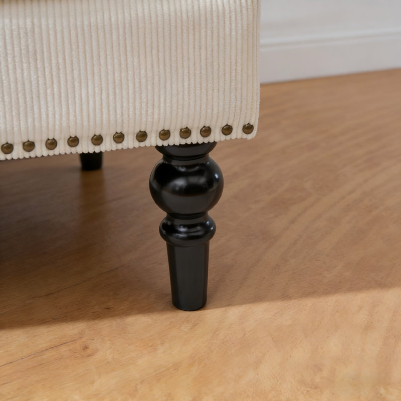 Fauteuil d'appoint rembourré avec garniture cloutée