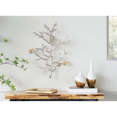 Décoration murale 17 po x 5,5 po x 22 po avec accents d'oiseaux, 2 pièces. Tranquille moderne. Argent et or. Caractéristiques de 2 pièces en aluminium à 100%. Tranquillité décorative et mélange doré pour la maison. Artisanat