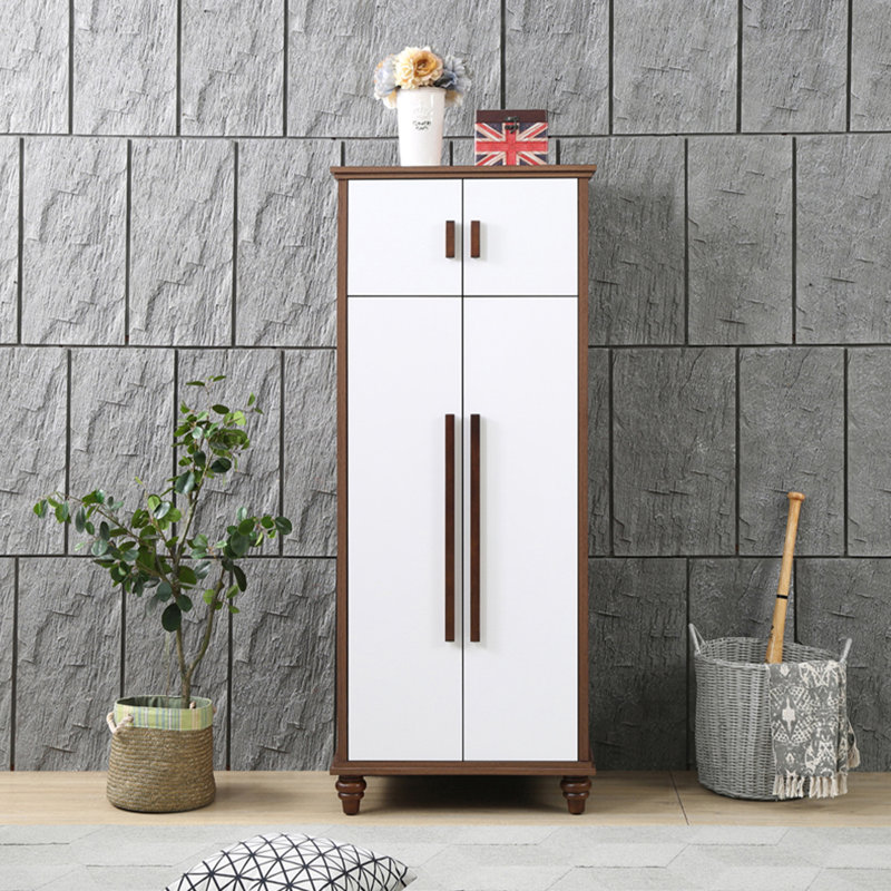 Tablettes fonctionnelles amovibles pour garde-robe