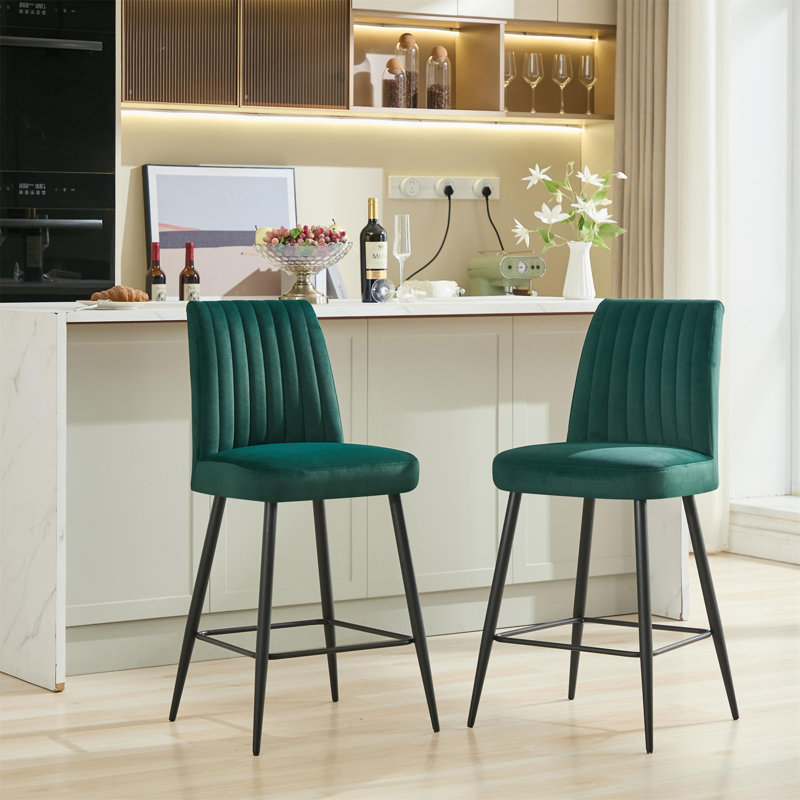Ensemble de 2 chaises de bar réglables à pieds en fer réglables simples en velours vert pour comptoir de bar (sans table)