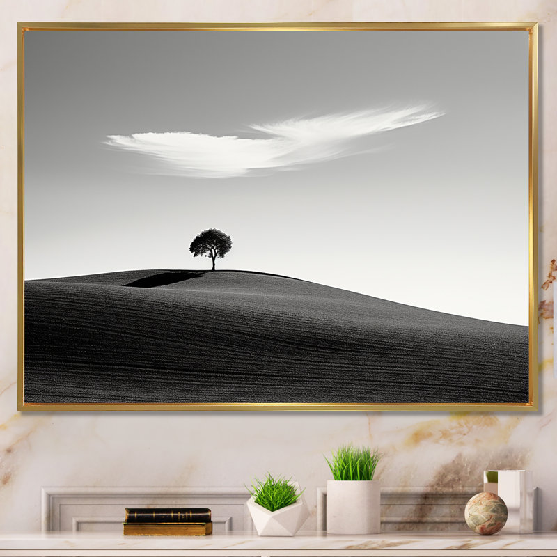 «Balck and White Solitude Tree III - Canyon and Desert», art mural sur toile, Cadre flottant doré, H 24 po x l 32 po x P 1 po