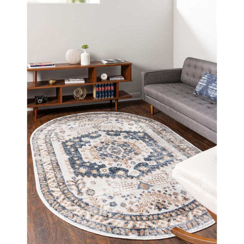 Bracamonte Oriental Indoor Rug, Oval 4' x 6'