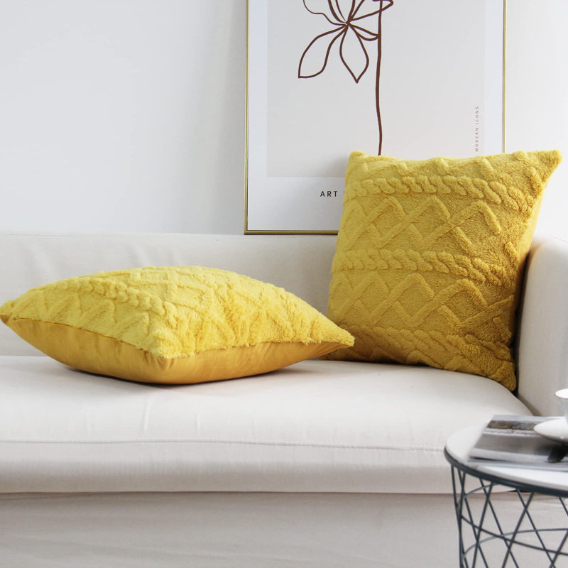 (Couvertures avec insertions) Ensemble de 2 coussins décoratifs à motif géométrique surélevé avec insertions de taille 18 po x 18 po jaune