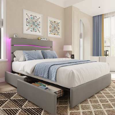 Structure de lit simple avec station de charge, lit à DEL avec tête de lit tapissier, lit plateforme en métal avec rangement sous le lit, aucun sommier requis, silencieux, assemblage facile, gris clair