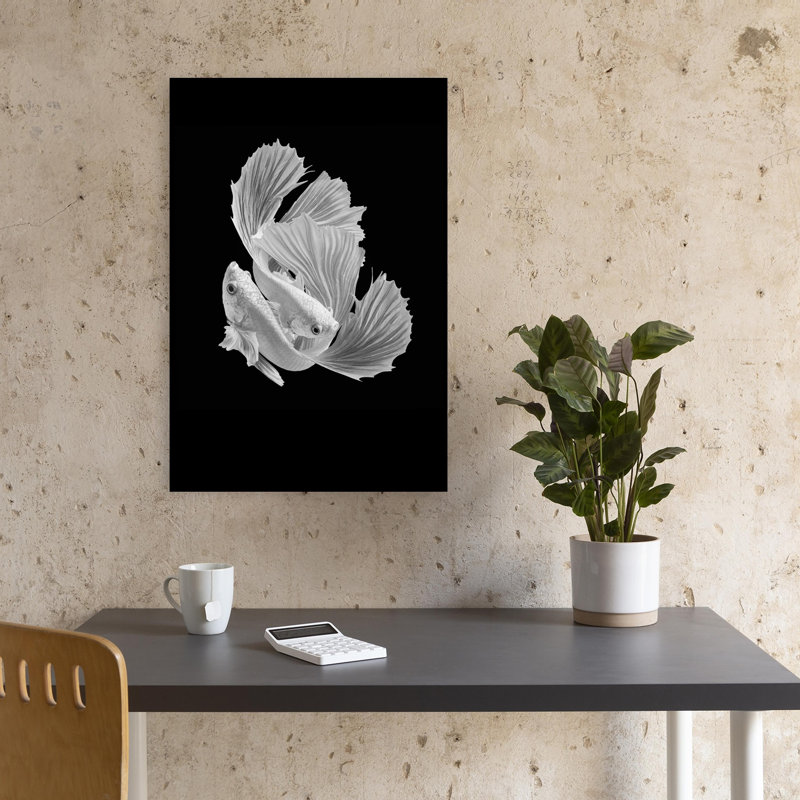 Affiche murale élégante, minimaliste et paisible représentant un poisson betta dansant., H 18 po x l 12 po