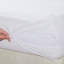 Housse de matelas allergène et imperméable au dessus de confort Liggett-100652616
