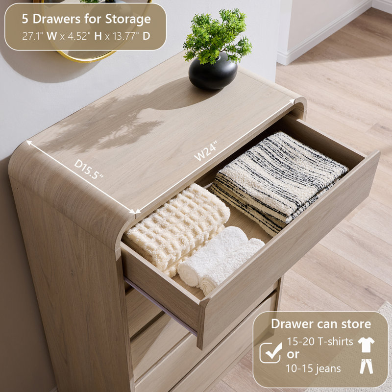 Commode moderne à 5 tiroirs pour la chambre à coucher Maud, commodes hautes de 45 po et commodes avec profil courbé, commode verticale en bois de style Mid-Century avec texture naturelle pour la chambre à coucher et le salon