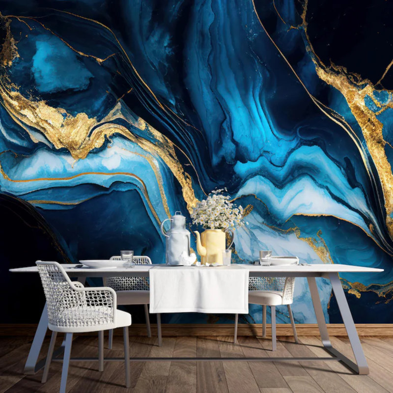 Papier peint décoratif à encre fluide de luxe bleu foncé et doré, L 108 po x l 96 po