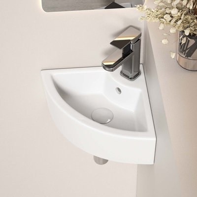 Lavabo d'angle triangulaire pour salle de bain, lavabo vasque mural en céramique, fini blanc lustré pour une petite salle de bain, salle d'eau, buanderie - 17,13 po x 12,60 po x 5,12 po (robinet non inclus)