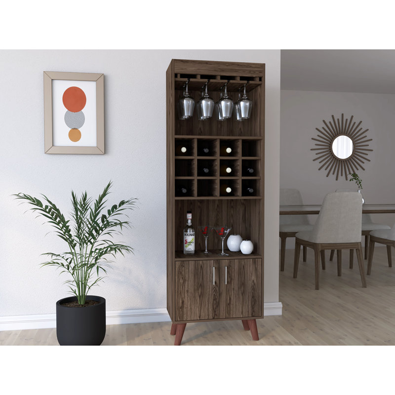 Bar avec 12 casiers à vin