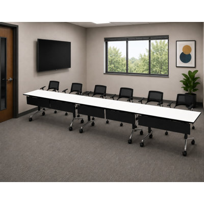 Les tables de formation pliables pour 6 personnes, extra longues pour les colloques et les conférences avec des plateaux épais de couleur blanche, des pieds pliables et des boîtes électriques intégrées, incluent des chaises de travail gigognes pliables.