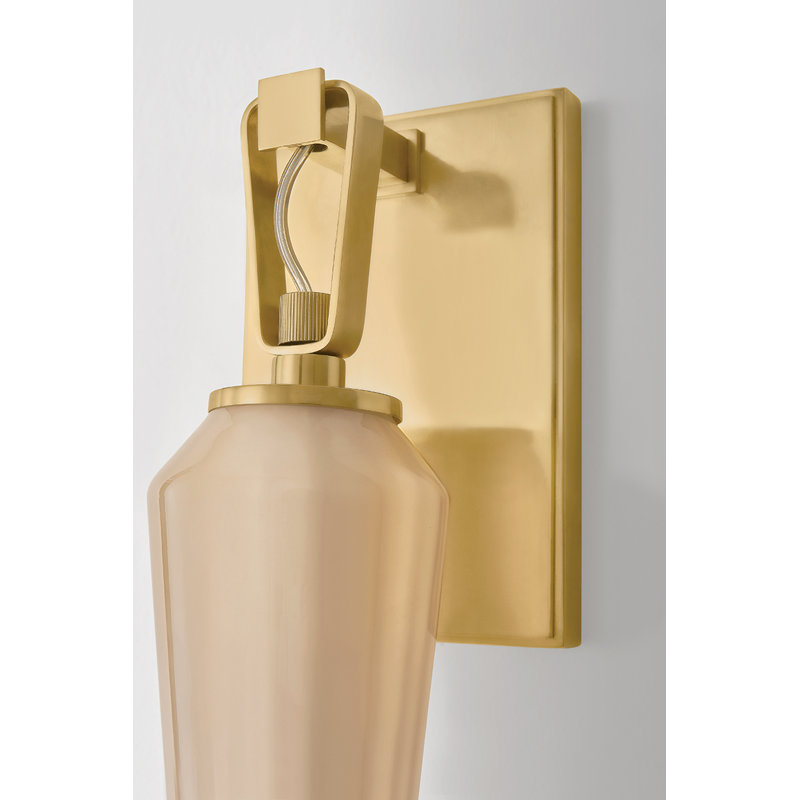 Zircon Bath and Vanity