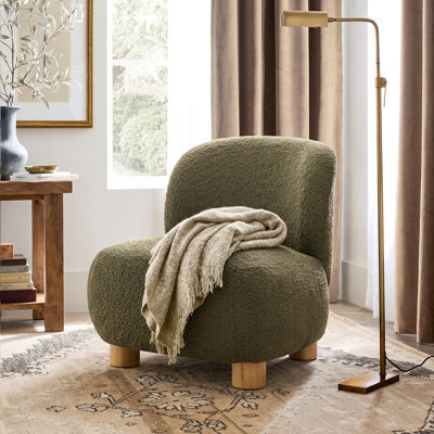 Fauteuil de chambre rembourré organique à profil bas avec pieds en bois massif Organic