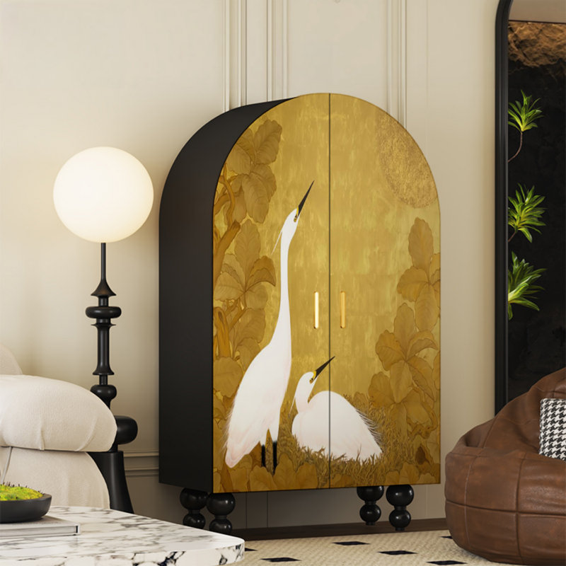 Armoire arquée avec tablettes et portes