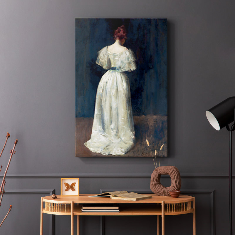 Dame du XVIIe siècle - Cavas enveloppés de galerie, H 18 po x l 12 po