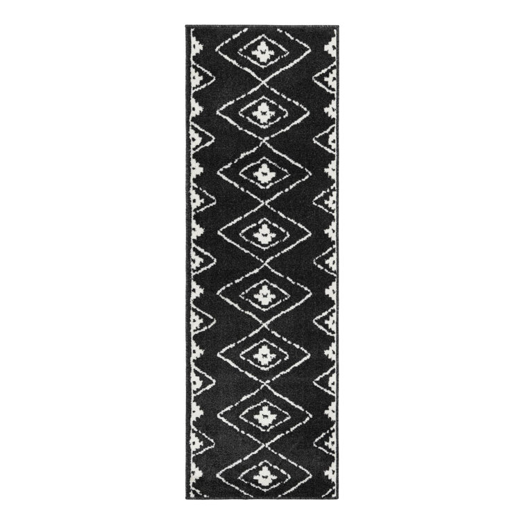 Latitude Run® Vefsna Nikolis Rug Black