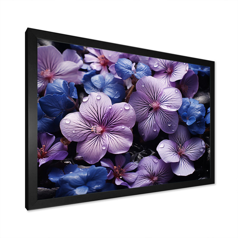 «Violets In Amethyst Hues Grow Larside I», reproduction sur toile, H 30 po x l 40 po x P 1,5 po, Cadre simple noir