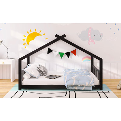 Le lit maison, le lit double en pin, le toit de la maisonnette, rehausse l'attrait de la chambre à coucher et la fonctionnalité du toit, offre un environnement de sommeil confortable pour