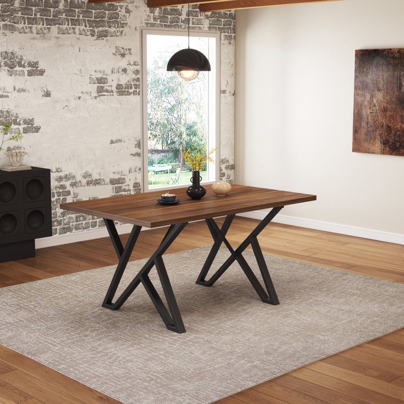 Table de salle à manger d'intérieur avec pieds en métal, noyer