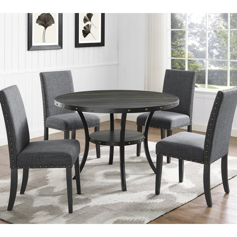 Ensemble de salle à manger élégant en bois espresso avec chaises cloutées confortables pour un espace repas harmonieux et invitant