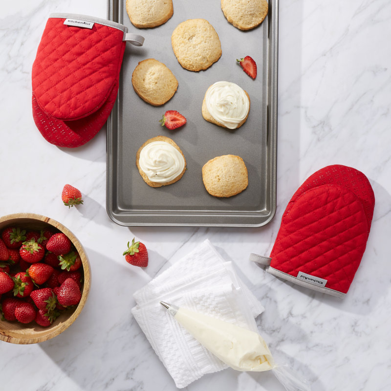 KitchenAid Asteroid Solid Textured Mini Oven Mitt, Red
