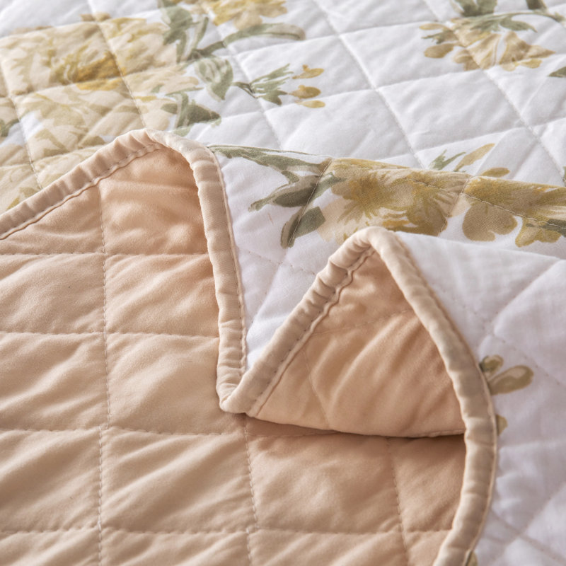Floral Coverlet, Full Bedspread + 2 Standard Shams