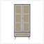 Armoire-penderie polyvalente avec portes en rotin et grand espace de rangement, parfaite pour une vie organisée et élégante