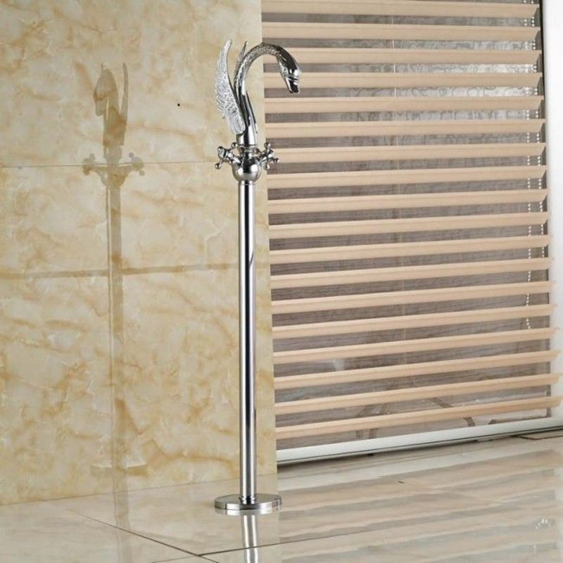 Mélangeur de lavabo classique avec finition chromée polie et fonctionnement à levier unique