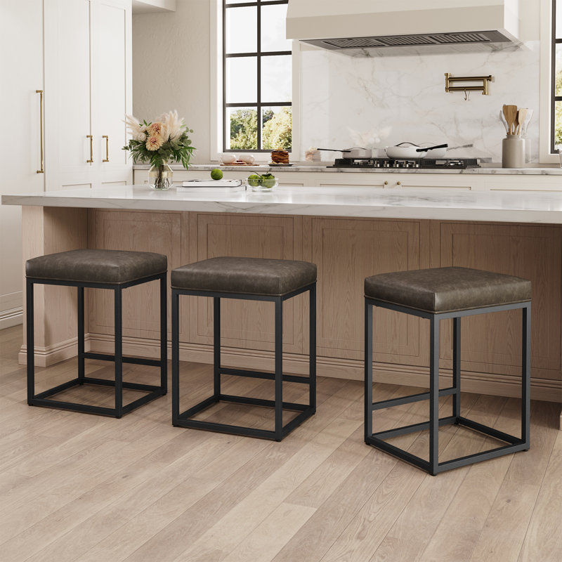 Tabouret de comptoir de cuisine en similicuir et repose-pieds Romigh, Taupe foncé, Noir