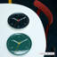 Horloges murales analogiques rondes vertes-649191593