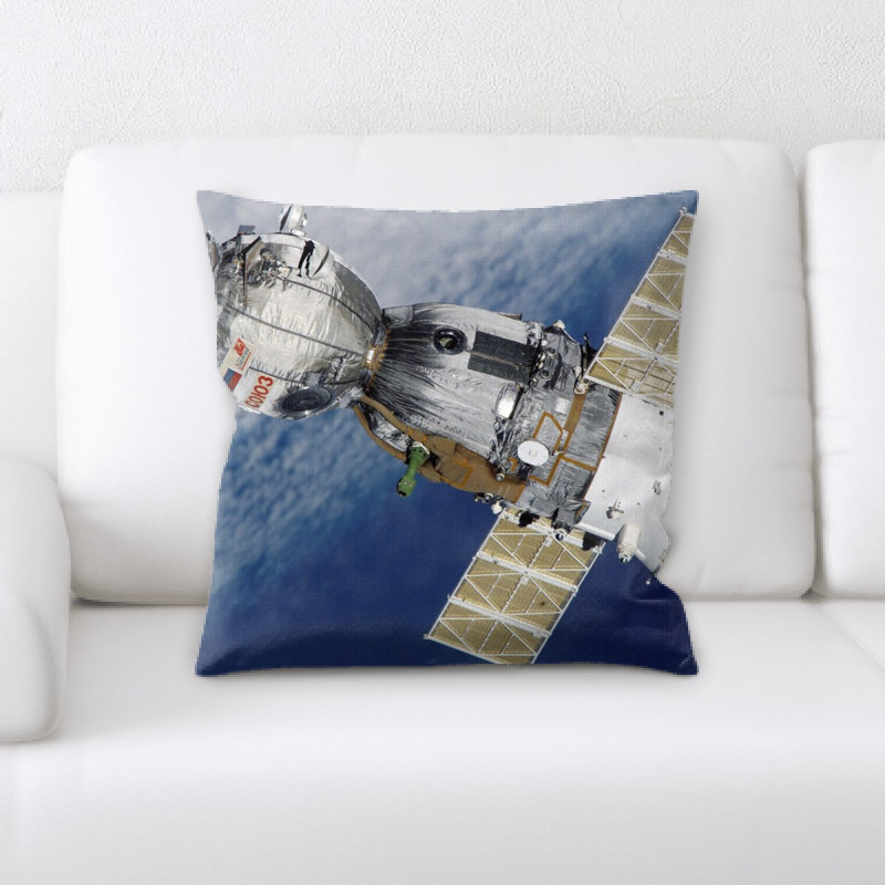 Coussin en jeté par satellite