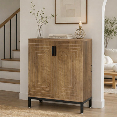 Organisateur de chaussures spacieux avec portes géométriques et tablettes réglables, parfait pour le hall d'entrée et le rangement de la chambre à coucher.
