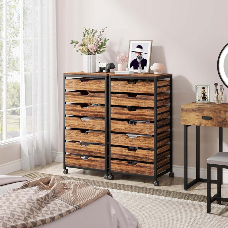 Commode à 7 tiroirs avec roulettes